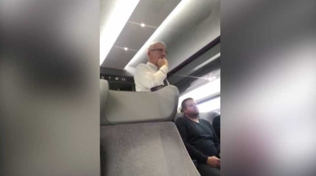 Guillaume Pepy, devient contrôleur SNCF à bord d'un train, après un retard