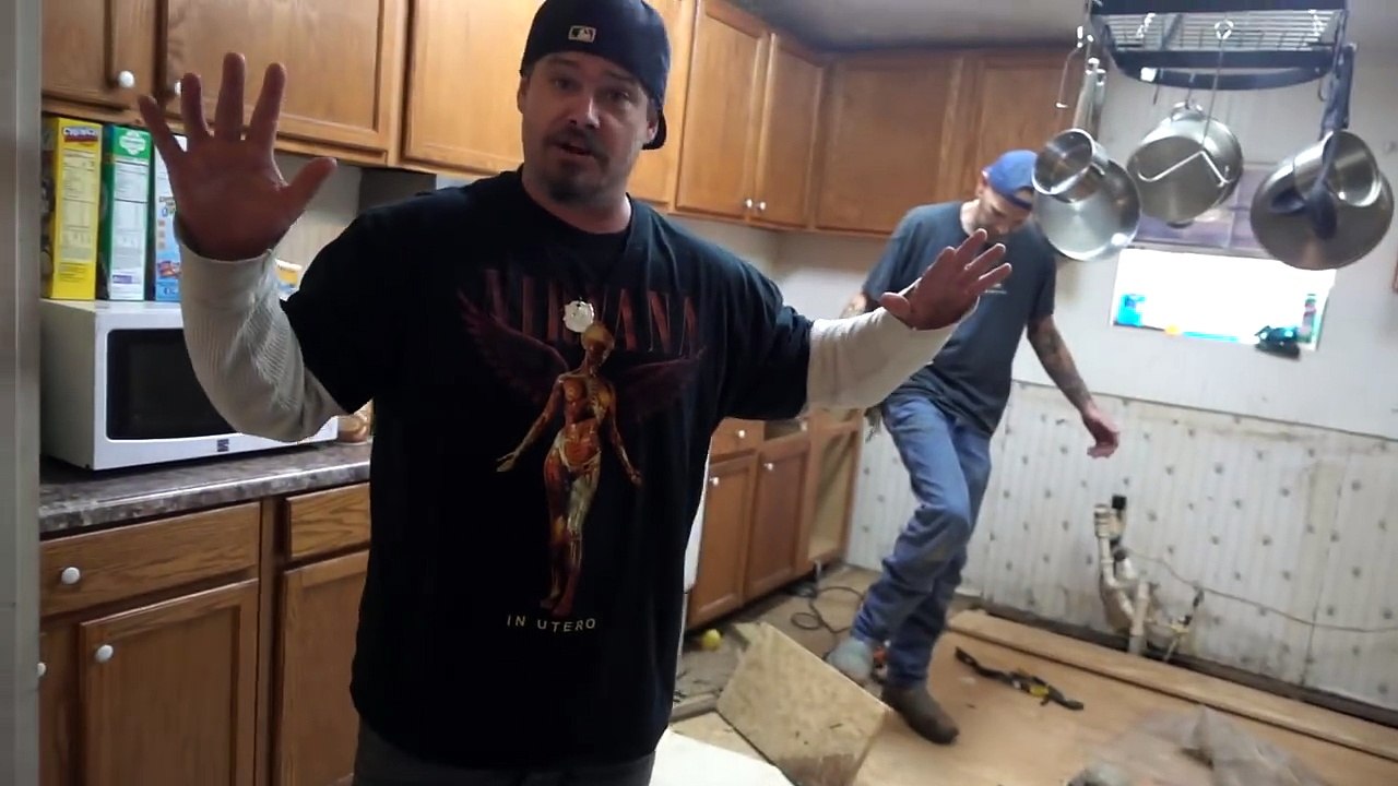 WE FOUND A DEAD BODY!!! (PRANK)