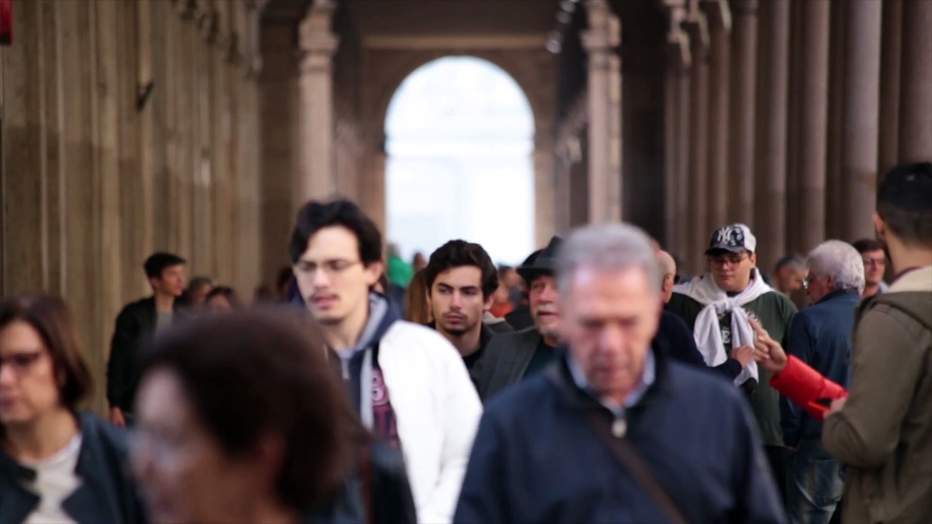 ⁣People Walking