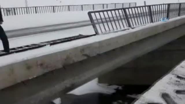 Otomobil, Köprüden Uçtu: 1 Yaralı