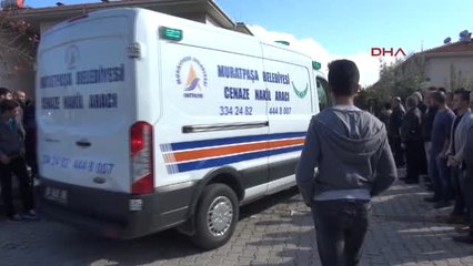 Download Video: Antalya Müsabaka Sonrası Fenalaşıp Ölen Alperen Toprağa Verildi