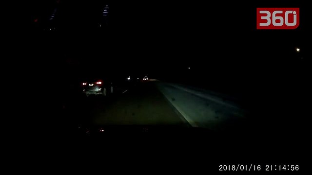 Banorët ndjekin teksa një meteor bie nga qielli, tmerrohen nga ajo që ndodh më pas (360video)