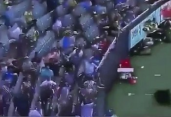 MS Dhoni Left Handed Sixes