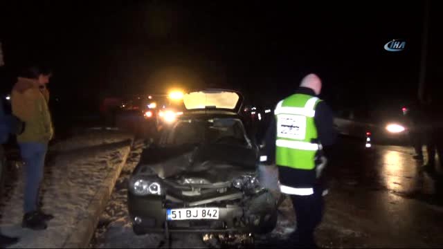 Gizli Buzlanma Zincirleme Kazaya Neden Oldu: 4 Yaralı