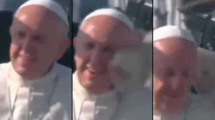 Le pape touché à la tête par un objet pendant un bain de foule