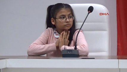 Karaman Şehit Özel Harekat Polisinin Kızlarına 'Devlet Övünç Madalyası'