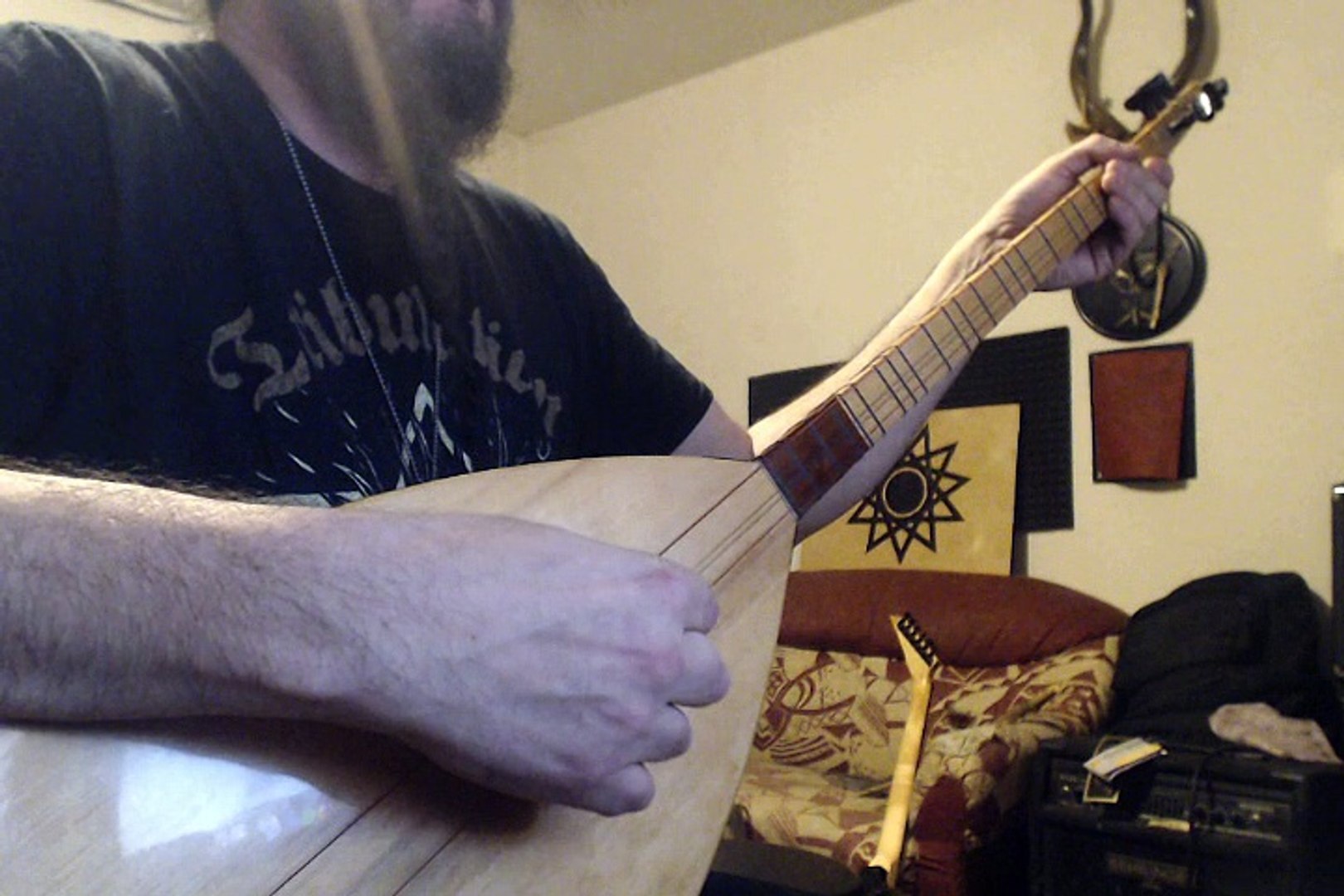 How to tune the Baglama Saz in English - video Dailymotion