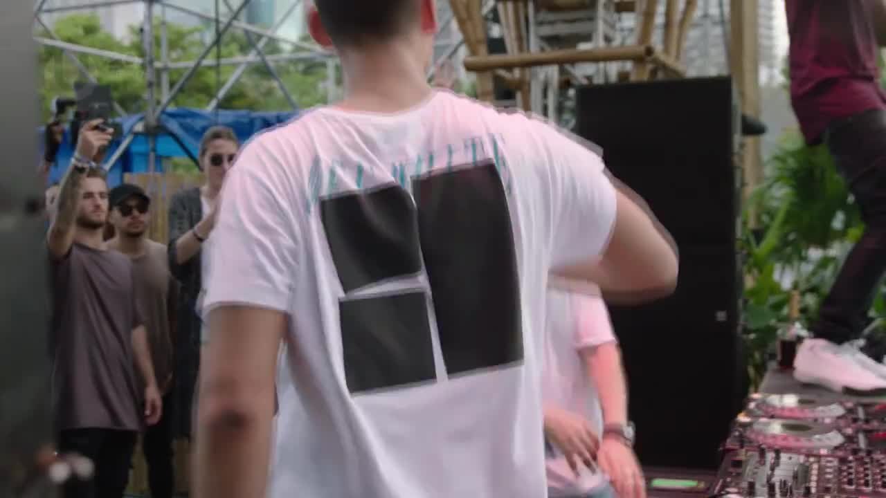 sOfUltra - Surprise Afrojack B2B David Guetta Set at the JACKED Stage