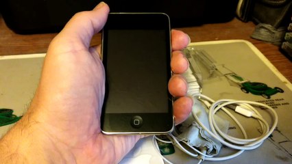 8GB Apple iPod Touch Reboxing
