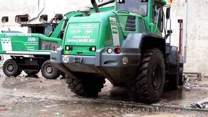 CATERPILLAR 320F BAGGER + LIEBHERR 566 RADLADER AUF ABBRUCH BAUSTELLE