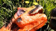 Dinosaurs Toys Puppets Tyrannosaurus Rex vs Allosaurus Dinosaur Puppet Battle. Video For Kids