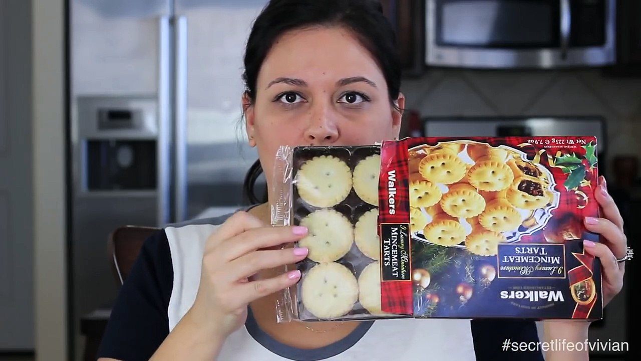 SCOTTISH FOOD TASTE TEST #1 | SCOTLAND | VIVIAN REACTS