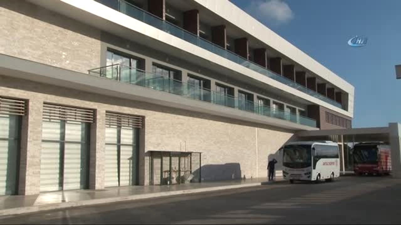 Hamza Hamzaoğlu: "Hedefimiz Ligi İlk 10 İçinde Bitirmek"- Antalyaspor Teknik Direktörü Hamza...