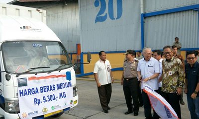 Video herunterladen: Bulog Gelar Operasi Pasar, Konsumen Kecewa Kualitas Beras