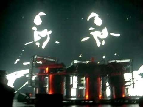 Chemical Brothers live @ Paris Zénith 24 11 07 Leave home