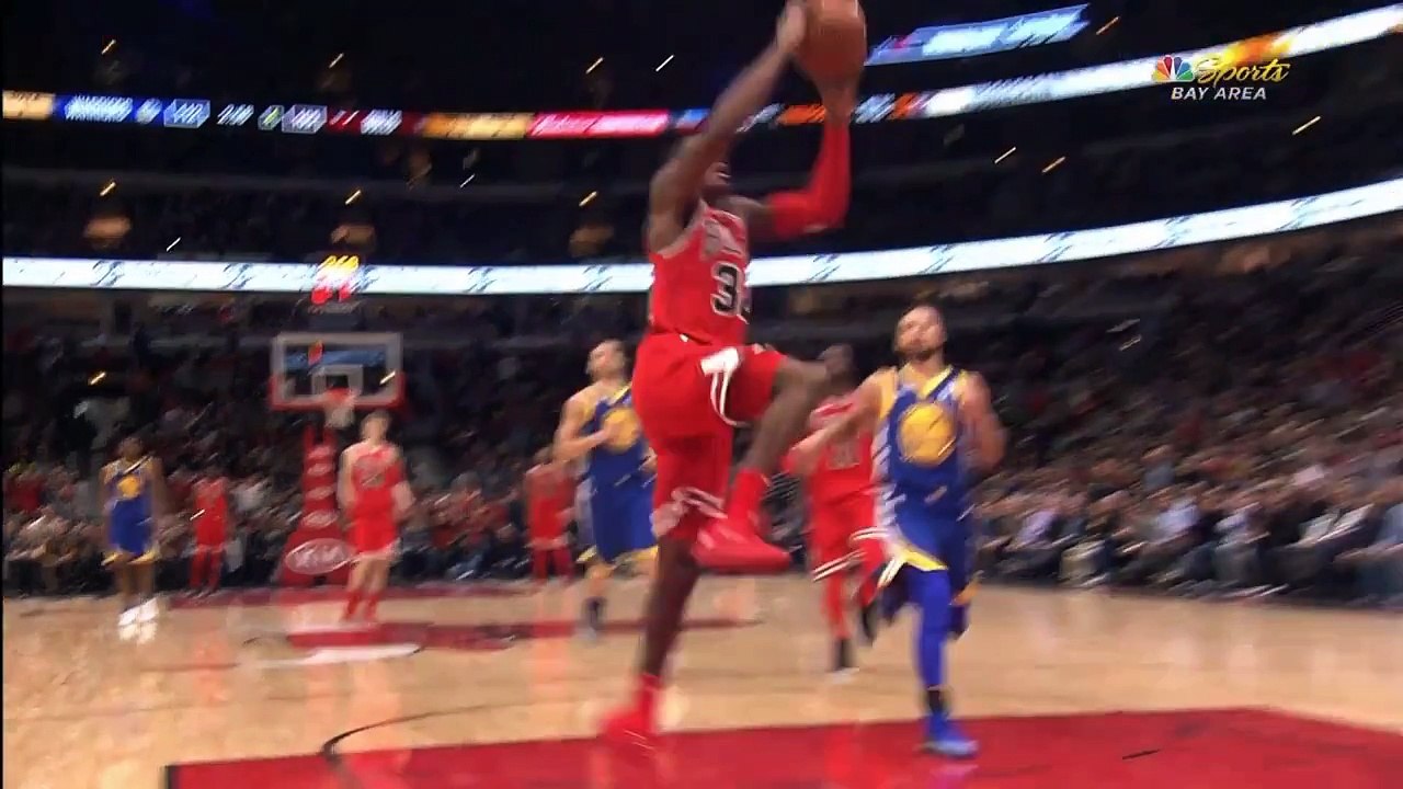 Kris Dunn mange le parquet