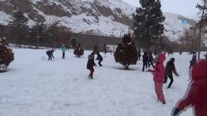 Sivas'ta Çocuklar Karın Tadını Çıkardı