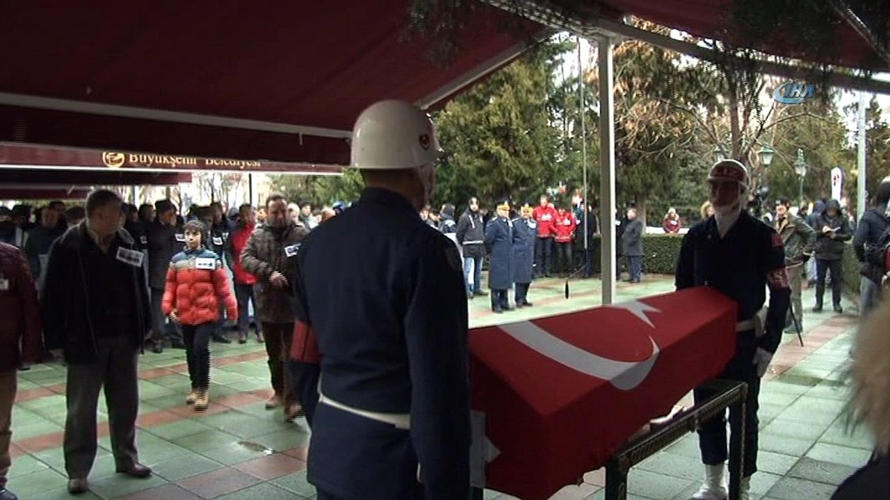 Uçak kazasında şehit olan Astsubay Ömer Kadir Arlı son yolculuğuna uğurlanıyor