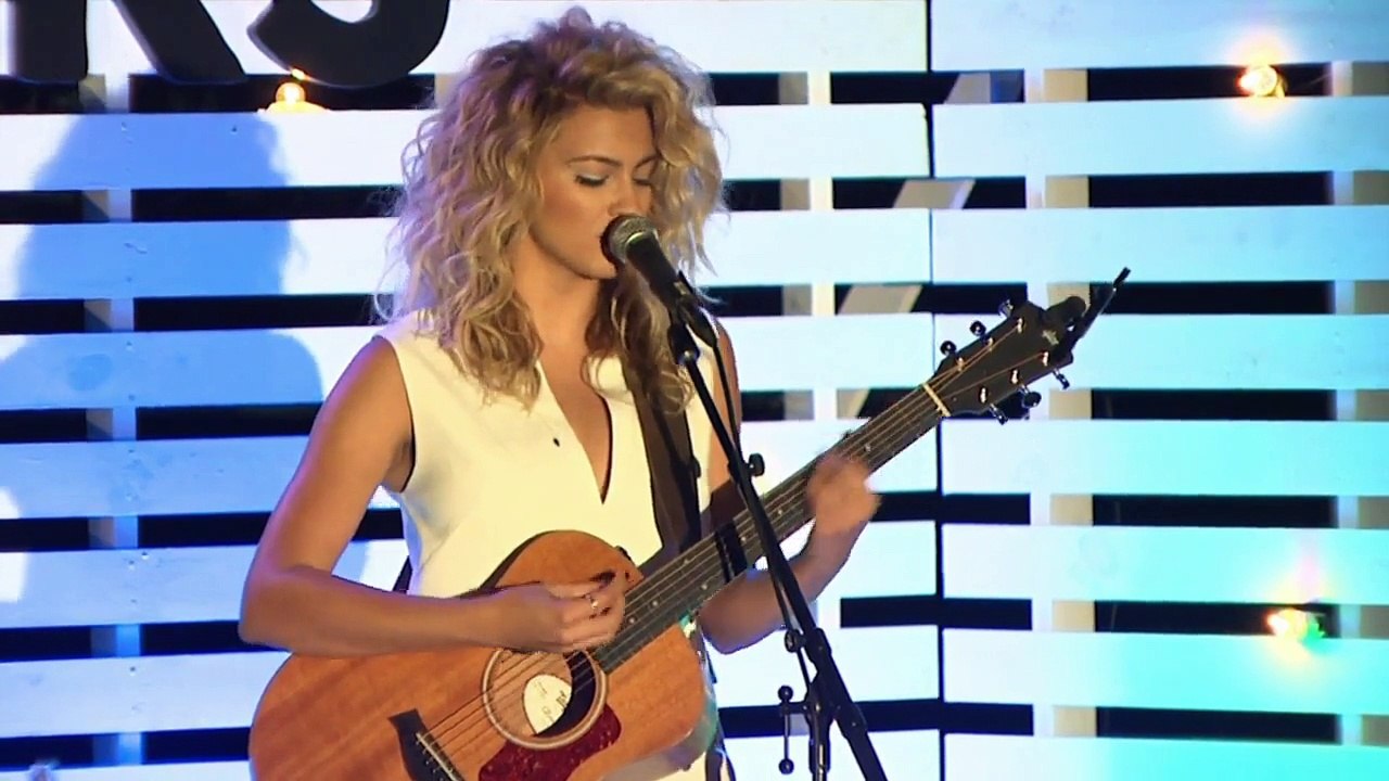 Tori Kelly, Elle King Sing For 'Self Rocks' Event