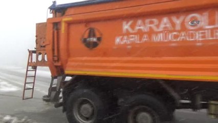 Bolu Dağında Kar Yağışı ve Sis Etkili Oluyor