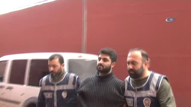 Babasının Boğazını Keserek Öldüren Şahıs Adliyeye Çıkarıldı