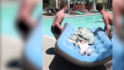 Kein feuchter Traum: Junge von Freunden verschleppt