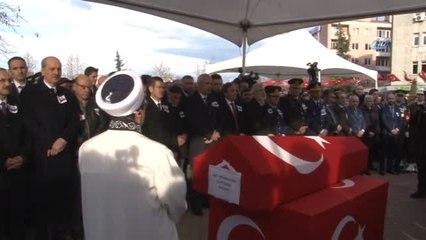 Minik Öykü'den Şehit Babaya Son Dokunuş