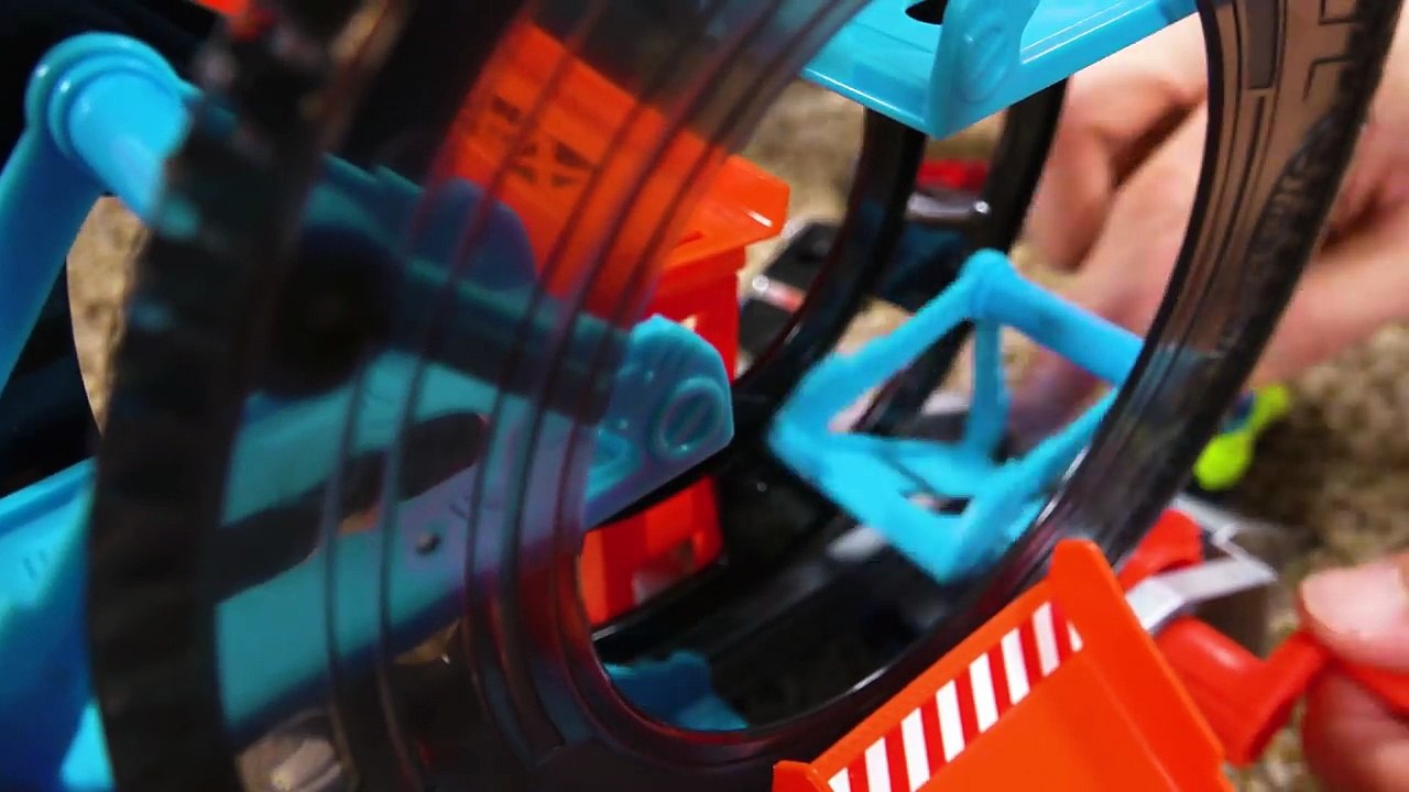 Cars for Kids! Hot Wheels Turbo Garage! Fun Toy Cars for Kids