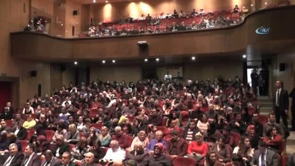 Bartın'da 'Usta' Adlı Tiyatro Oyunu Sergilendi