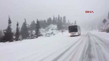 Antalya Alacabel'de Kar, Ulaşımı Zorlaştırdı