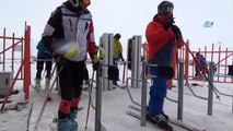 Sarıkamış Cıbıltepe Kayak Merkezi'ne yoğun ilgi