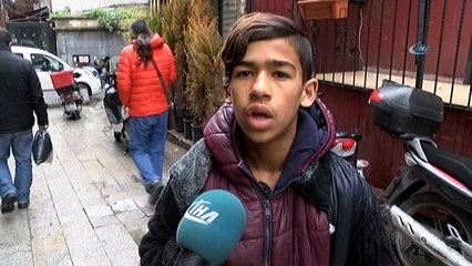 Magandalar köpeği bıçaklayıp, kemerle dövdüler...Dehşet anları kamerada