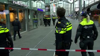 Tempestade deixa três mortos e cancela voos na Holanda
