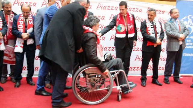 Samsunspor’un kazasında sakat kalan Emin Kar’dan yürek burkan bakış