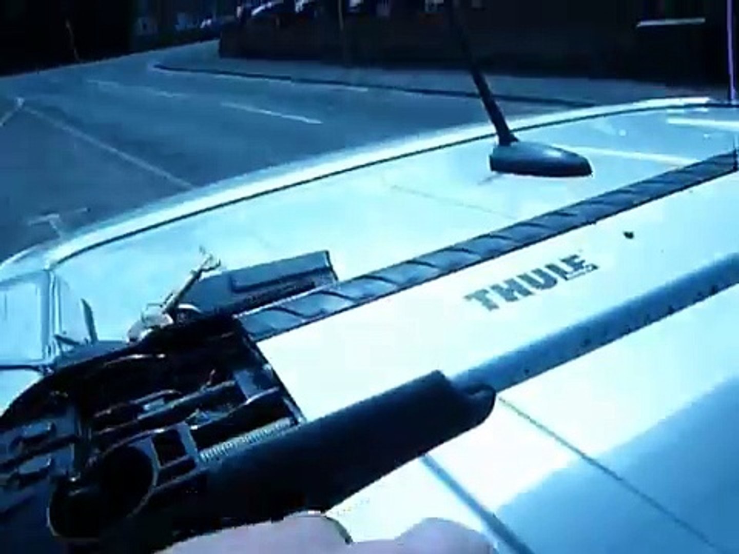 How to remove Thule roofbars