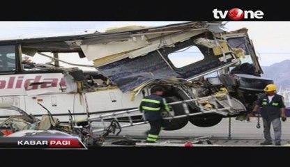 Bus Tabrak Truk di California Tewaskan 13 Penumpang