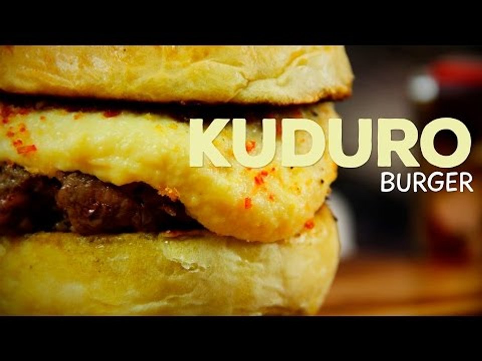 Hambúrguer com Farofa de Bacon e Creme de Queijo ft. Quatro Patas - Sanduba Insano