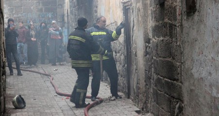 Diyarbakır'ı Karıştıran Cinayet! Zanlılara Ait 4 Ev Ateşe Verildi