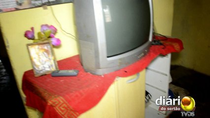 Desempregada e passando por dificuldades, dona de casa faz apelo emocionante