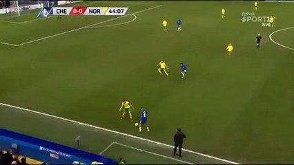 A tremenda maldade de Kenedy a Ivo Pinto na Taça de Inglaterra