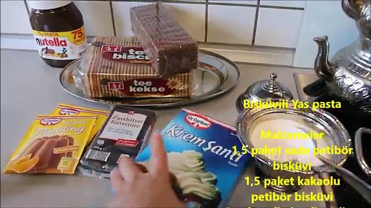 Bisküvili Kolay yas pasta nasil yapilir? Pudingli Cikolata soslu Meyveli Pasta tarifi