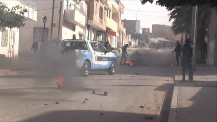 هل ينتكس المسار الديمقراطي بتونس؟