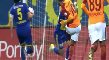 تحركات ولمسات المغربي يونس بلهندة في مباراة اليوم 18/01/2018