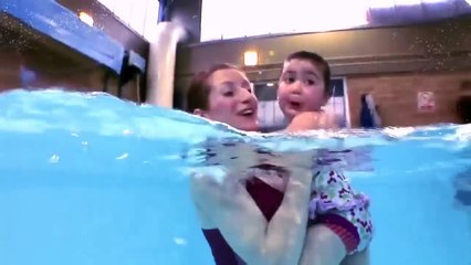 Baby Swimming - Babies love swimming underwater