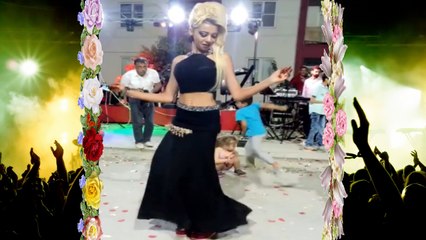 Dehşet oryantal oynayan güzel Roman kızı