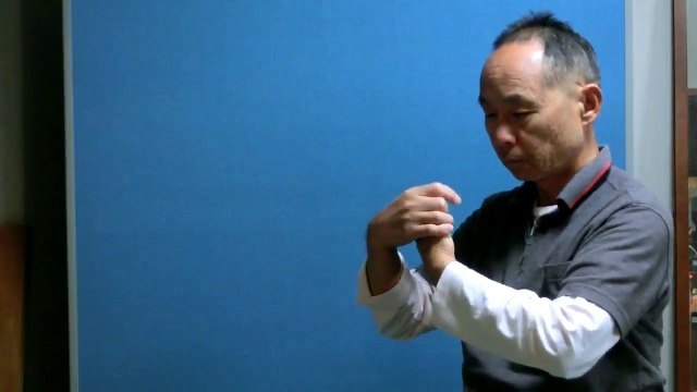 Gist: Wrap the entire thumb with the other hand (#Feldenkrais ATM)