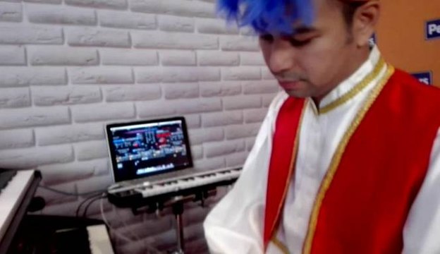 Aladdin Bermain Piano di Pesbukers