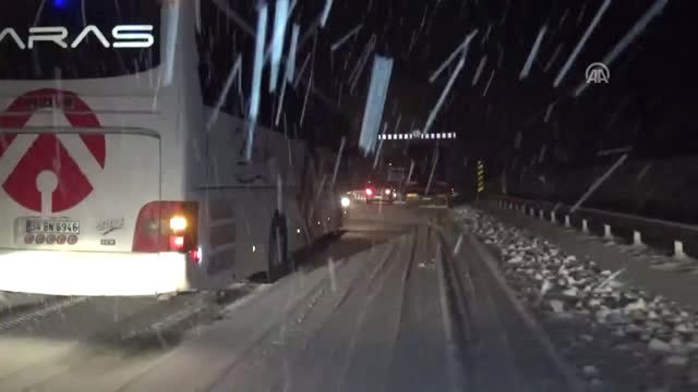 Erzincan-Sivas Karayolunda Ulaşıma Kar ve Tipi Engeli