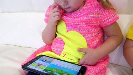 Funny BABY Born Doll Eating Candy Johny Johny Yes Papa Nursery Rhymes Songs-mBROLWr