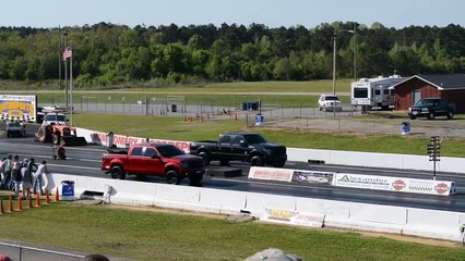 F150 Ecoboost vs F250 6.7 Drag Race